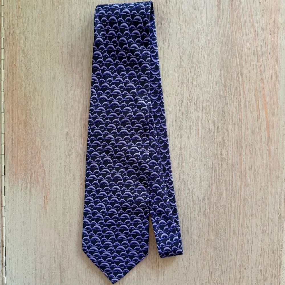 GUCCI Men’s Luxury 100% Silk Classic Tie Chain Print Purple & Navy Made In Italy